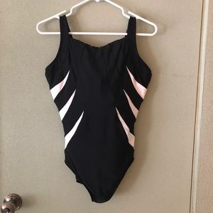 Miraclesuit one-piece bathing suit